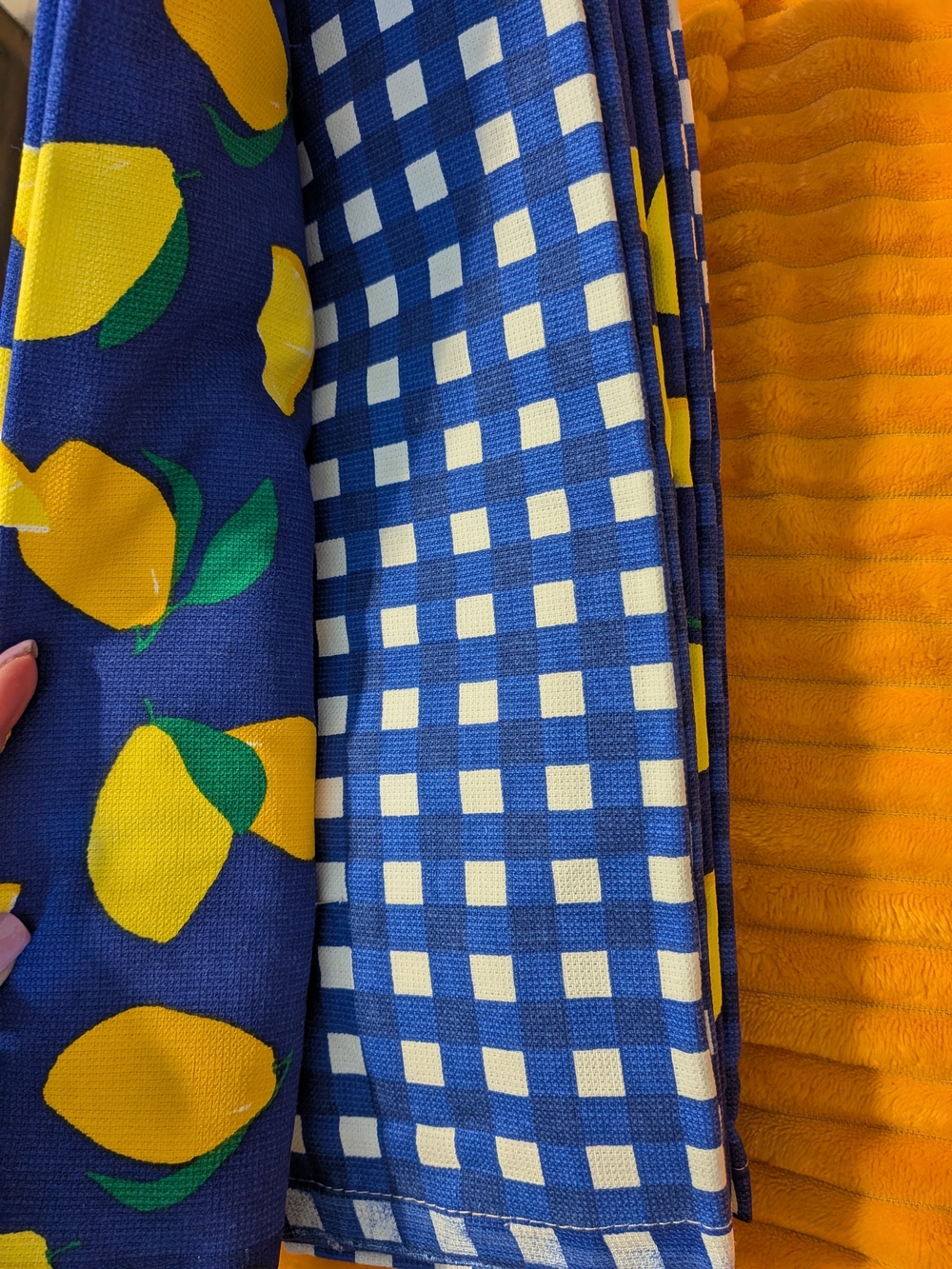 kate spade Lemon Print Towel & Lemon Pot Holder - Picture 7 of 7